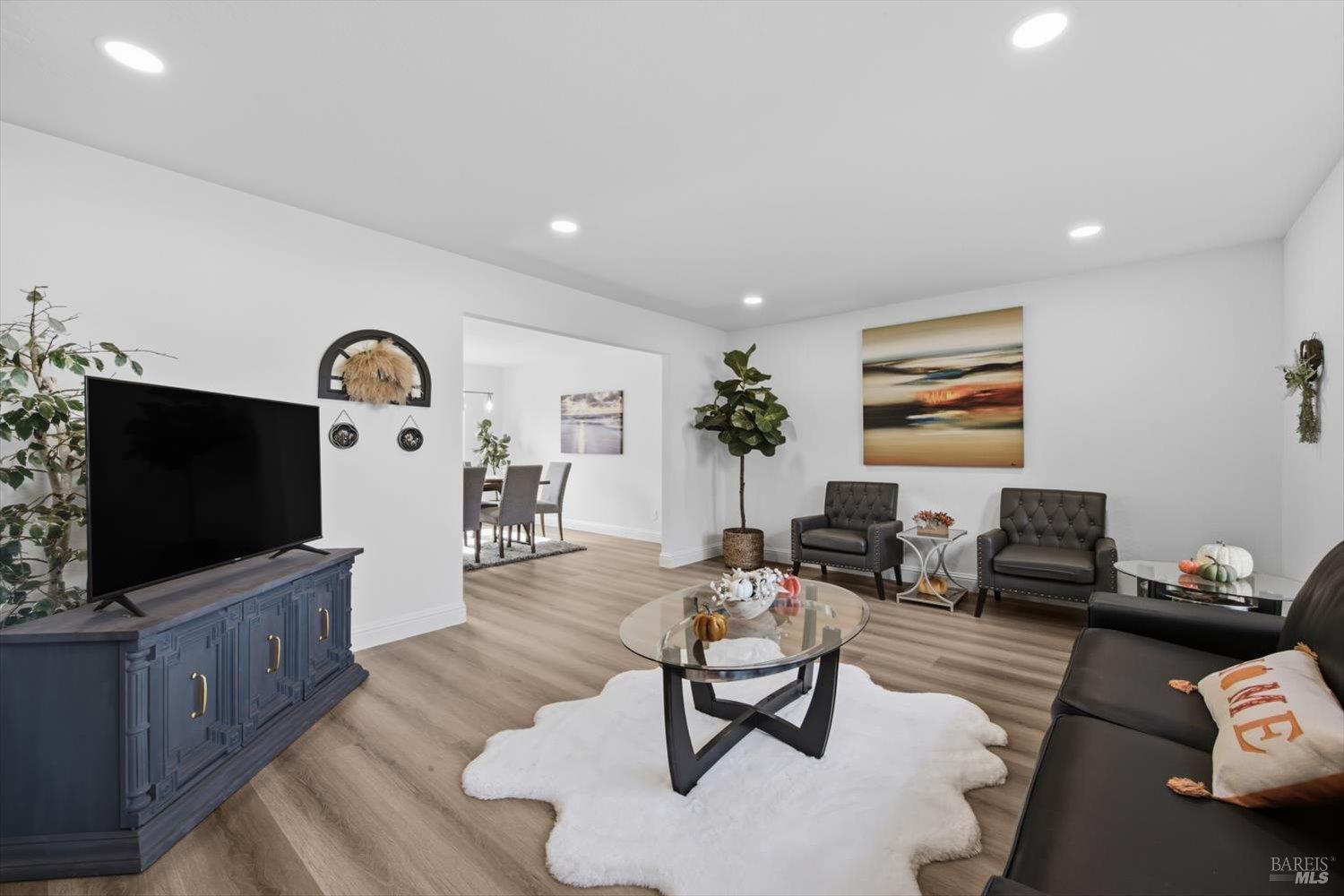 995 Hillview Drive Dixon CA 95620