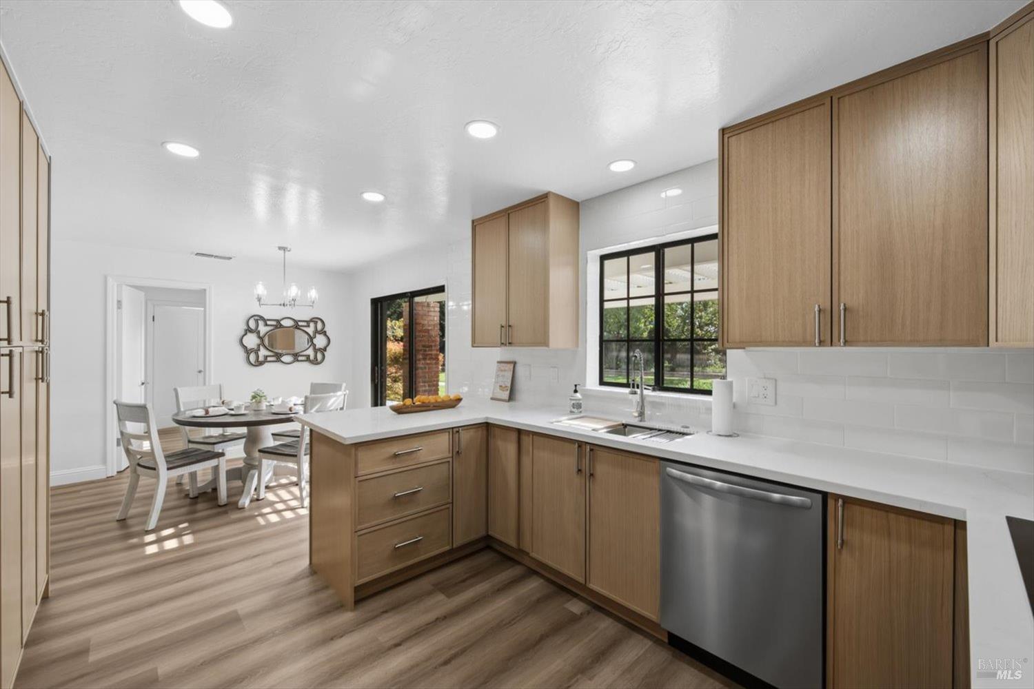 995 Hillview Drive Dixon CA 95620