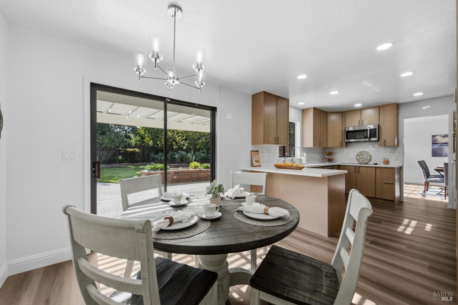 995 Hillview Drive Dixon CA 95620