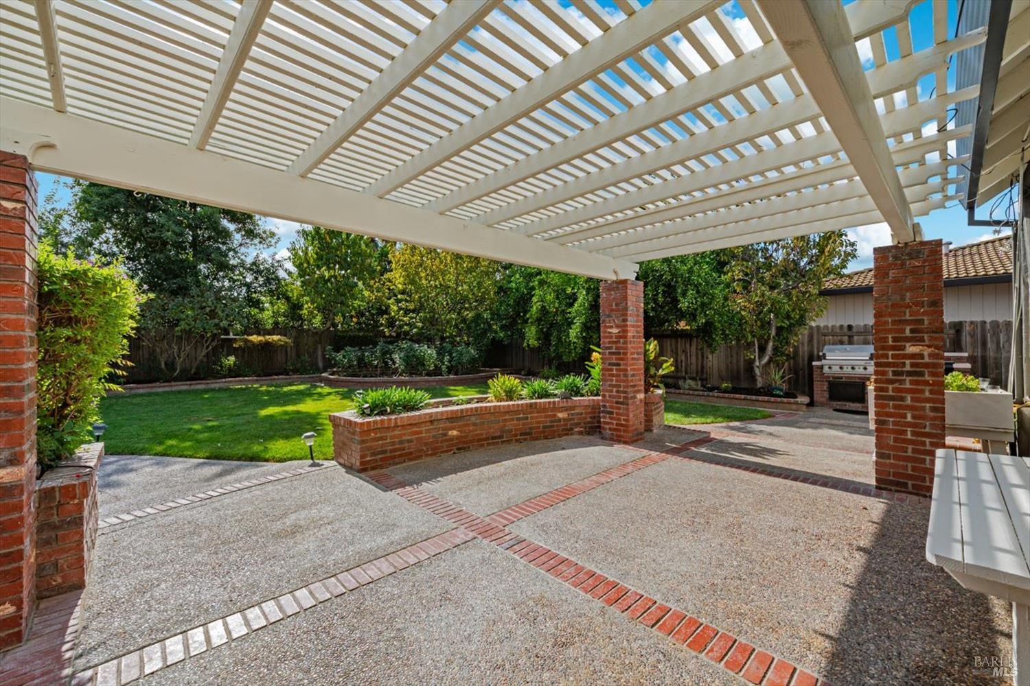 995 Hillview Drive Dixon CA 95620