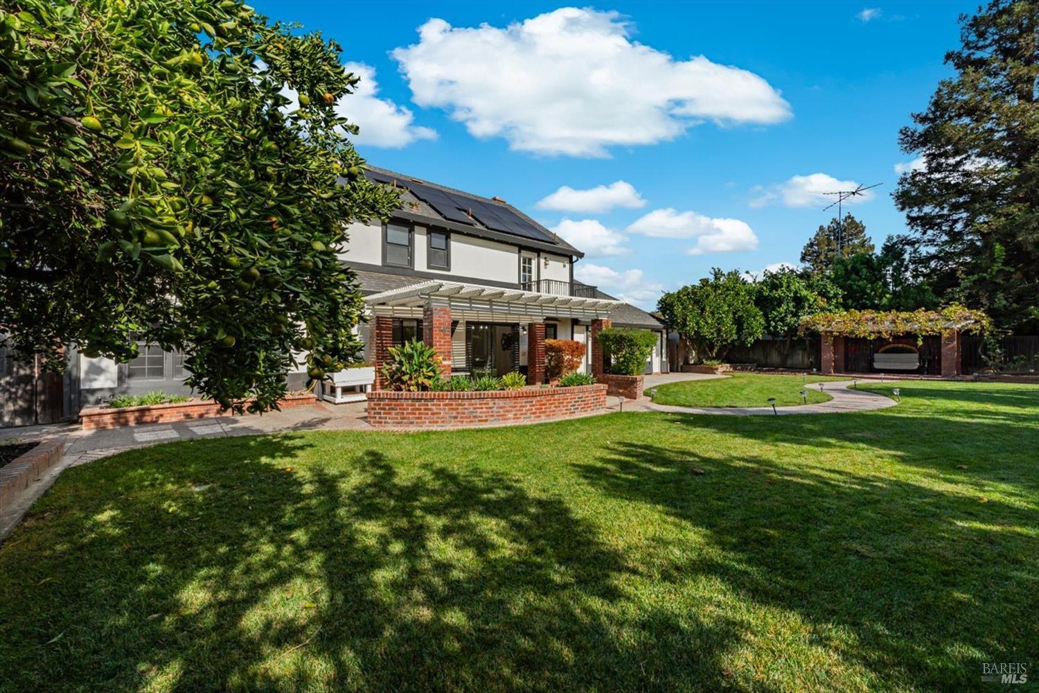 995 Hillview Drive Dixon CA 95620