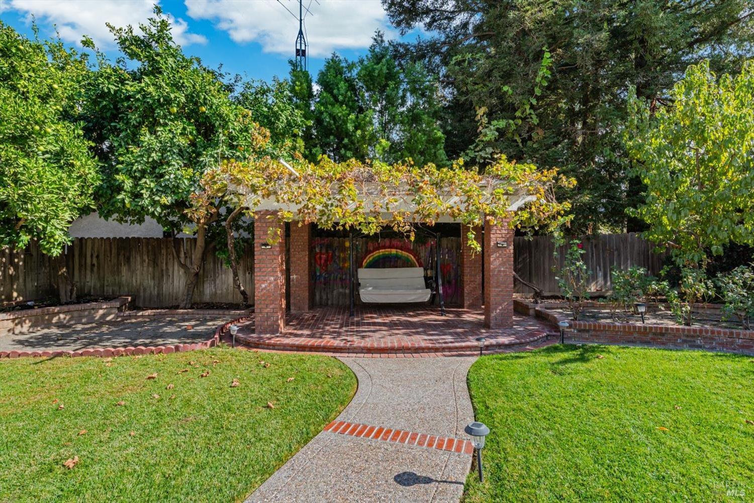 995 Hillview Drive Dixon CA 95620