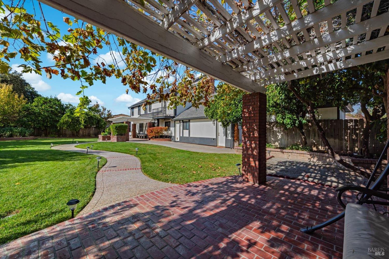 995 Hillview Drive Dixon CA 95620