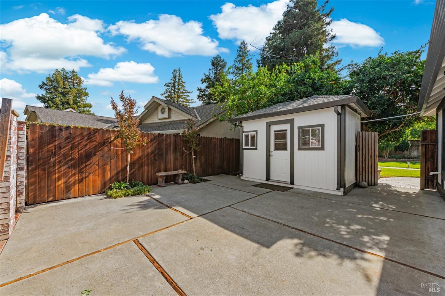 995 Hillview Drive Dixon CA 95620