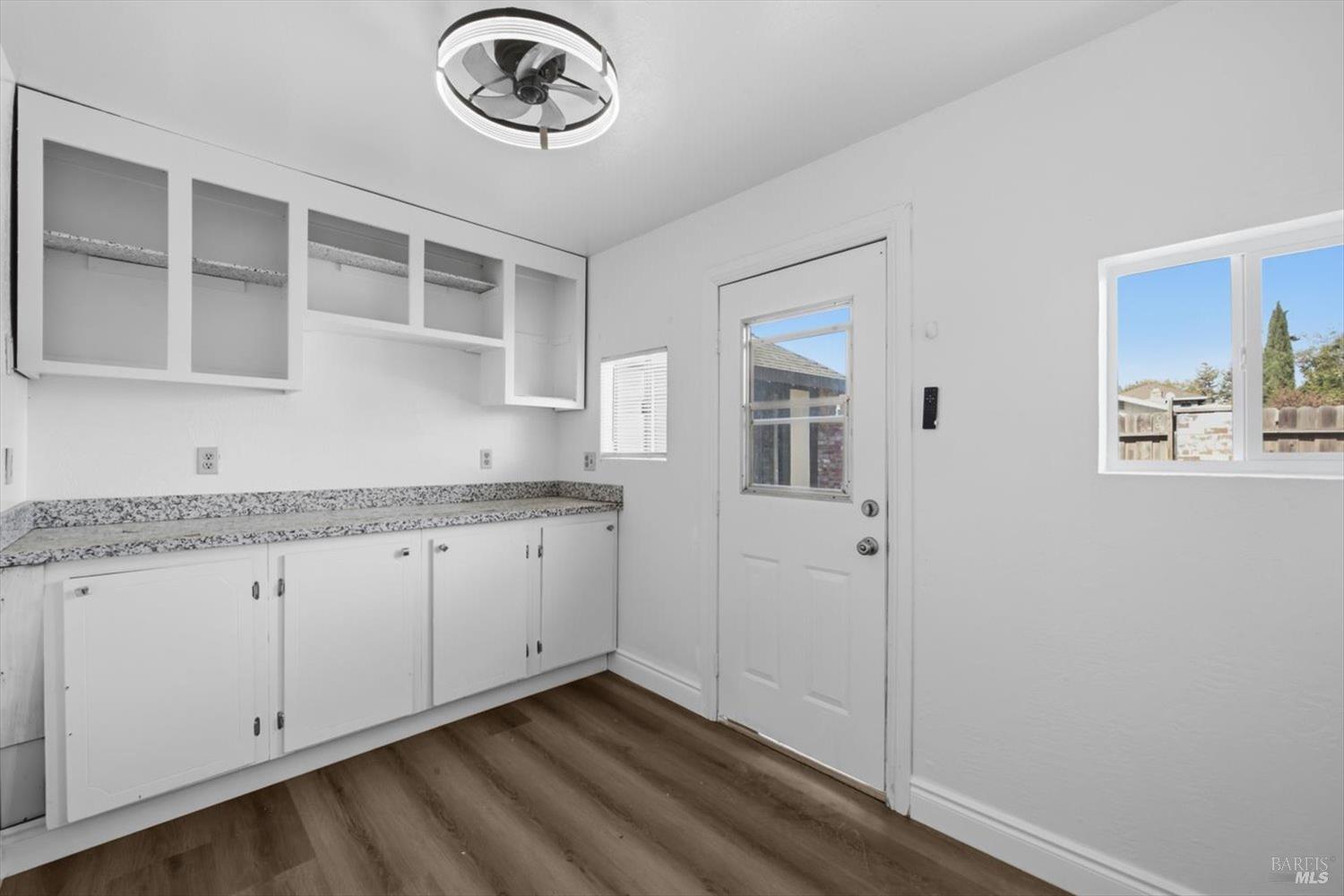 995 Hillview Drive Dixon CA 95620