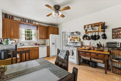 216 Grant Street Healdsburg CA 95448