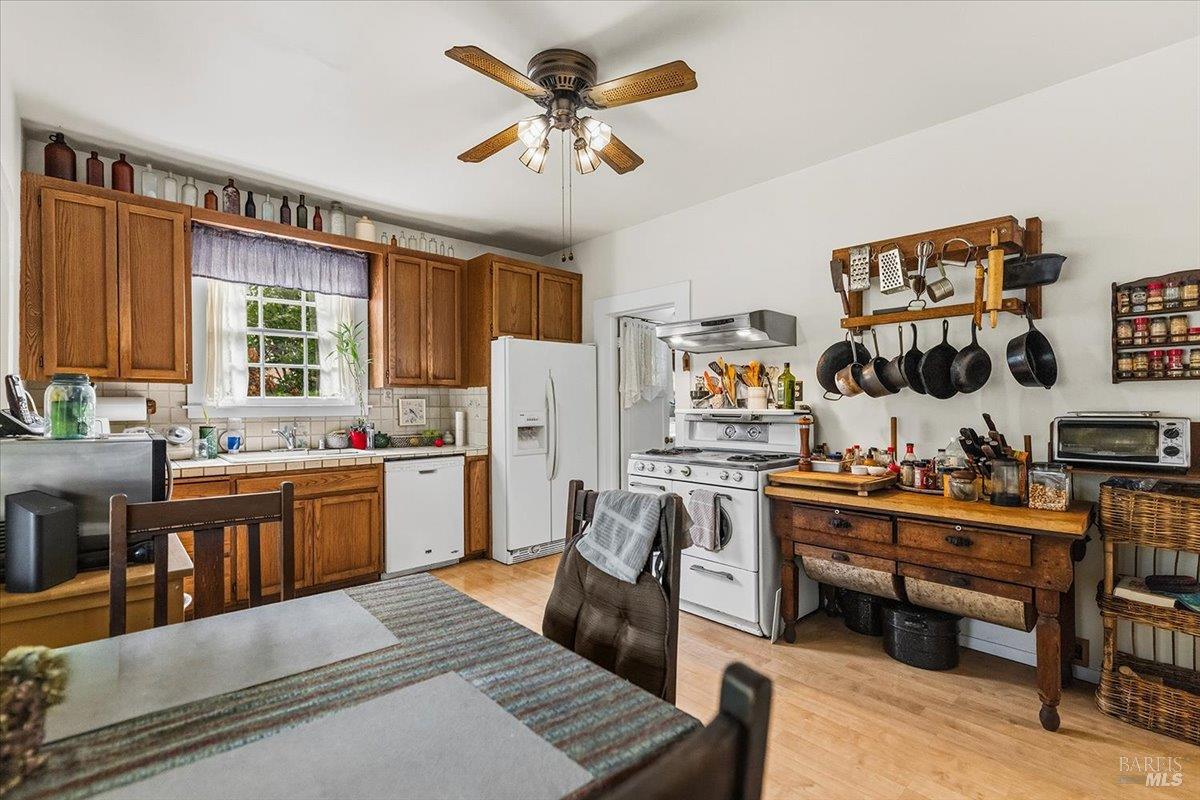 216 Grant Street Healdsburg CA 95448