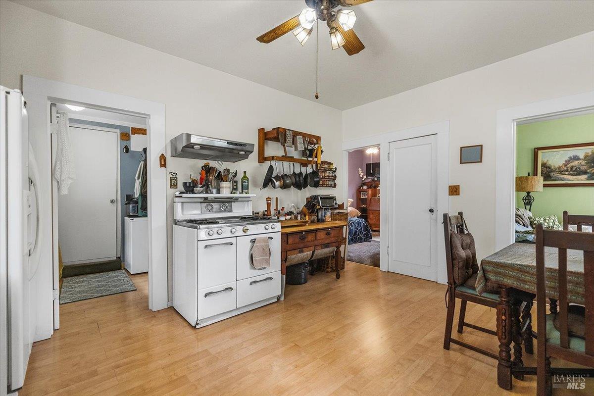 216 Grant Street Healdsburg CA 95448