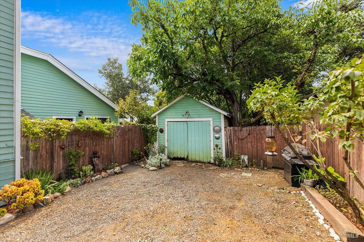 216 Grant Street Healdsburg CA 95448