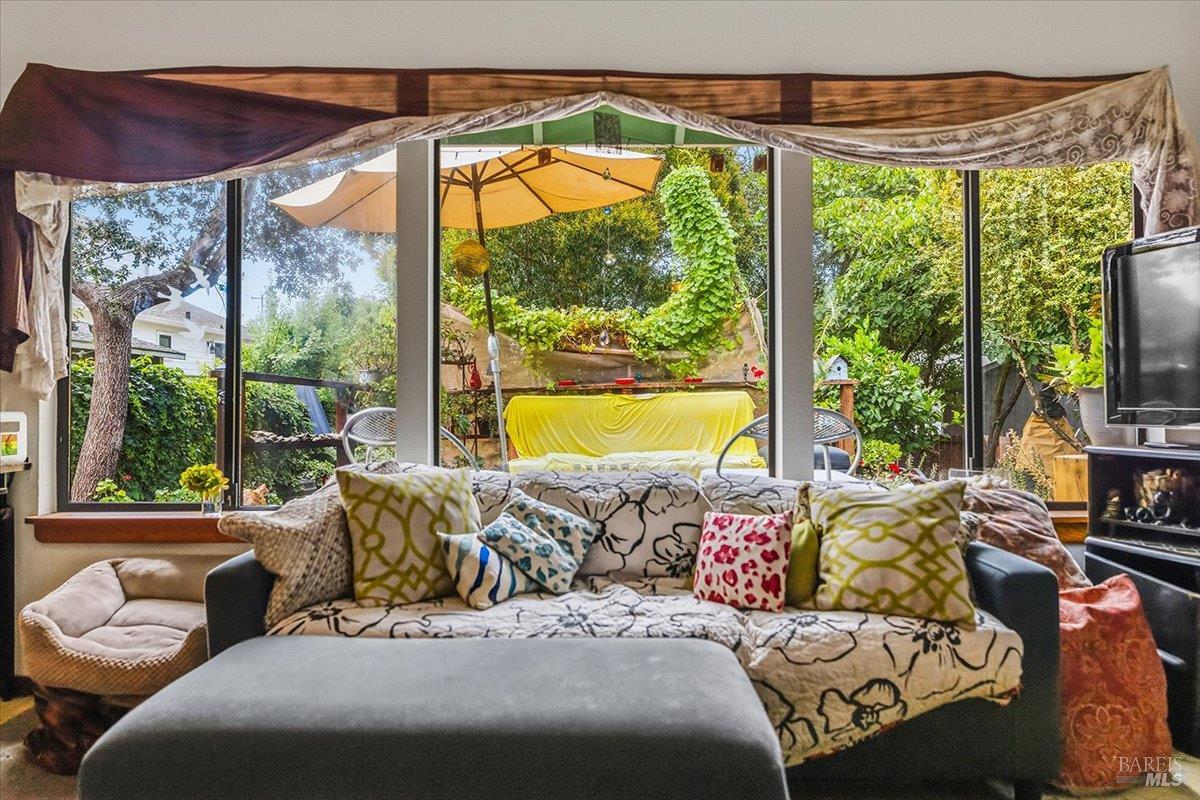 216 Grant Street Healdsburg CA 95448