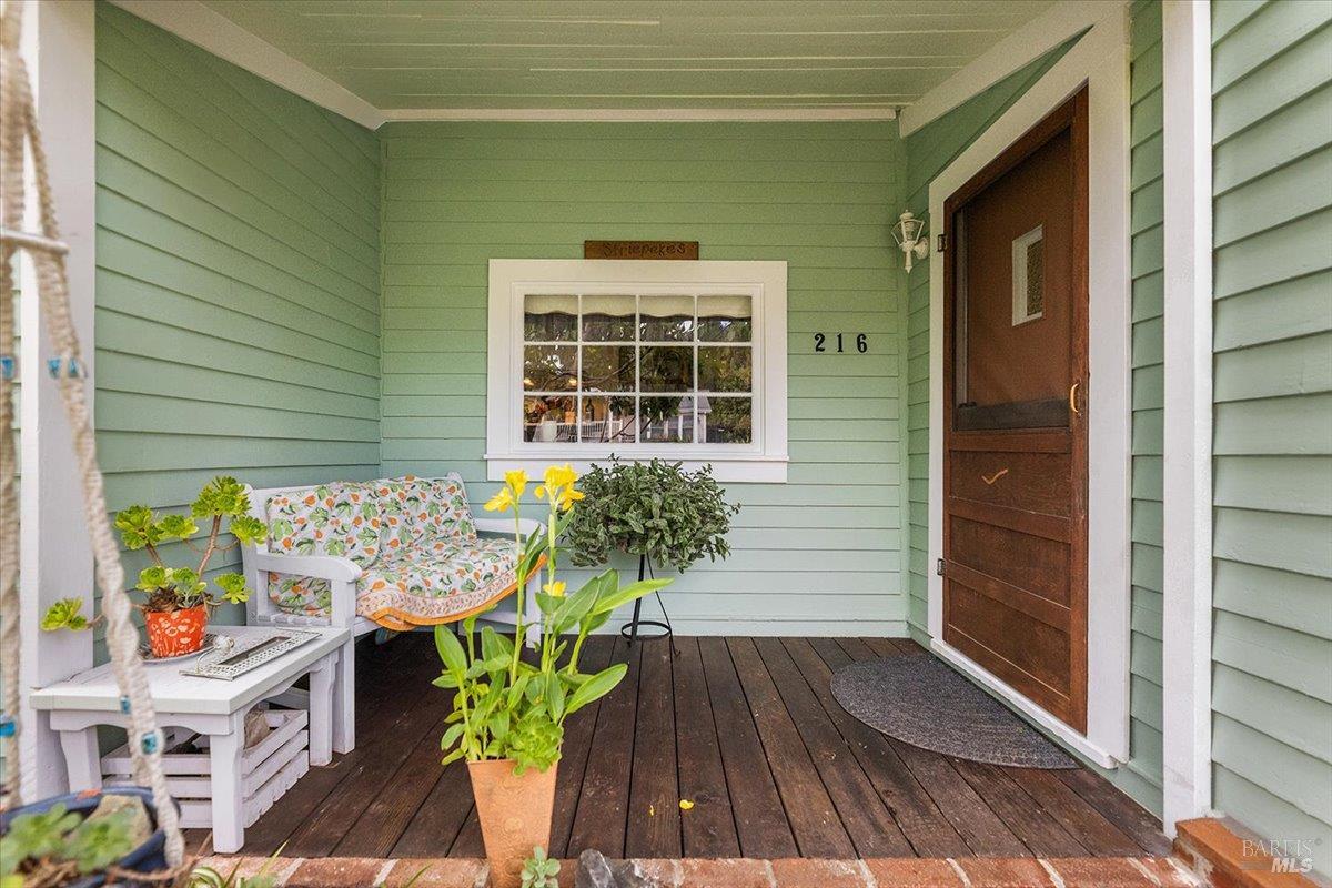216 Grant Street Healdsburg CA 95448