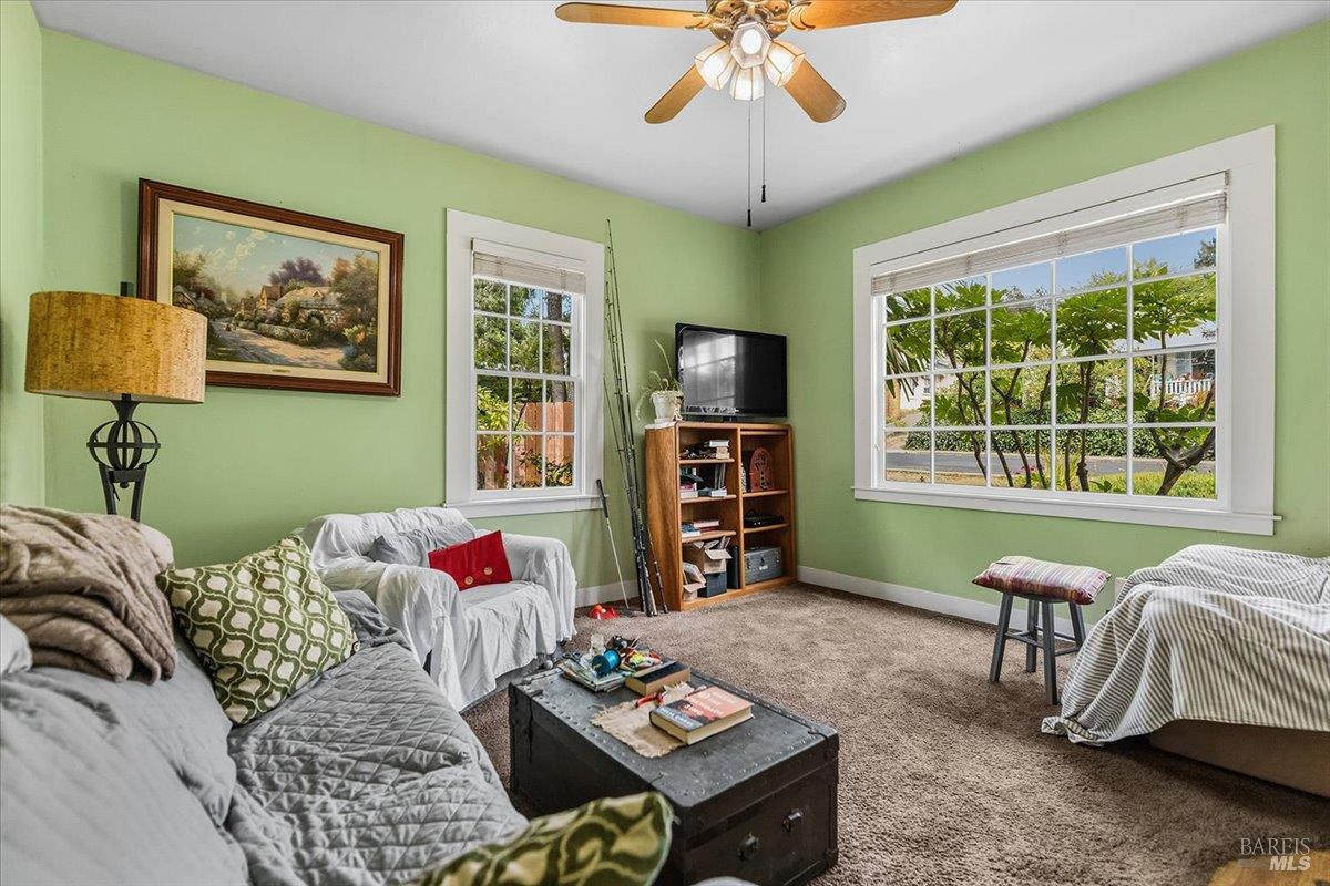 216 Grant Street Healdsburg CA 95448