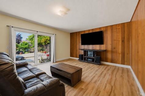916 Saint Francis Drive Petaluma CA 94954
