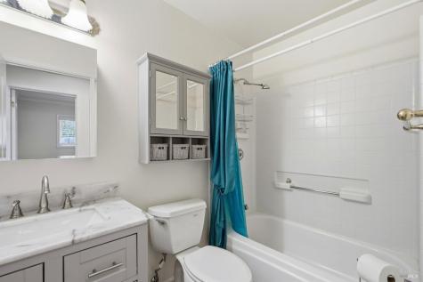 525 Albert Way Petaluma CA 94954