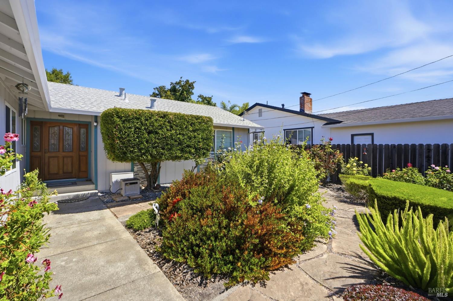 525 Albert Way Petaluma CA 94954
