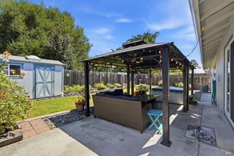 525 Albert Way Petaluma CA 94954