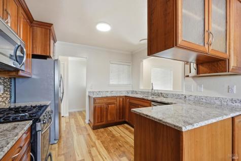 525 Albert Way Petaluma CA 94954