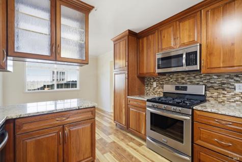 525 Albert Way Petaluma CA 94954