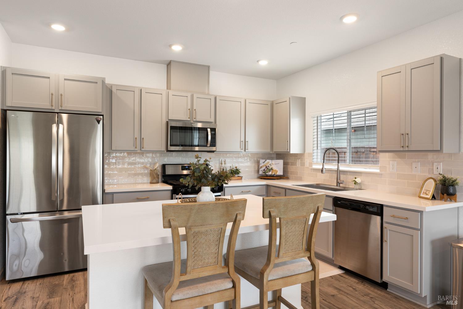 625 Honey Bee Road Dixon CA 95620