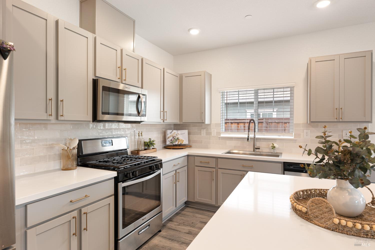 625 Honey Bee Road Dixon CA 95620