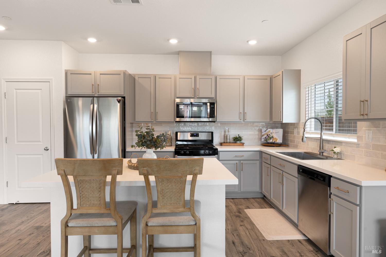 625 Honey Bee Road Dixon CA 95620