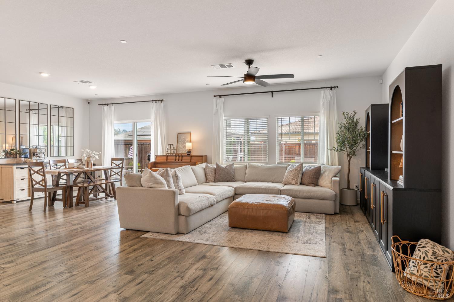 625 Honey Bee Road Dixon CA 95620