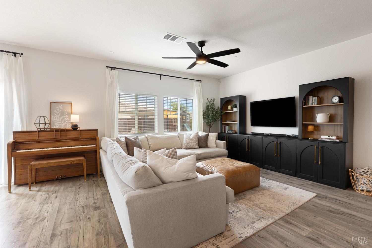 625 Honey Bee Road Dixon CA 95620
