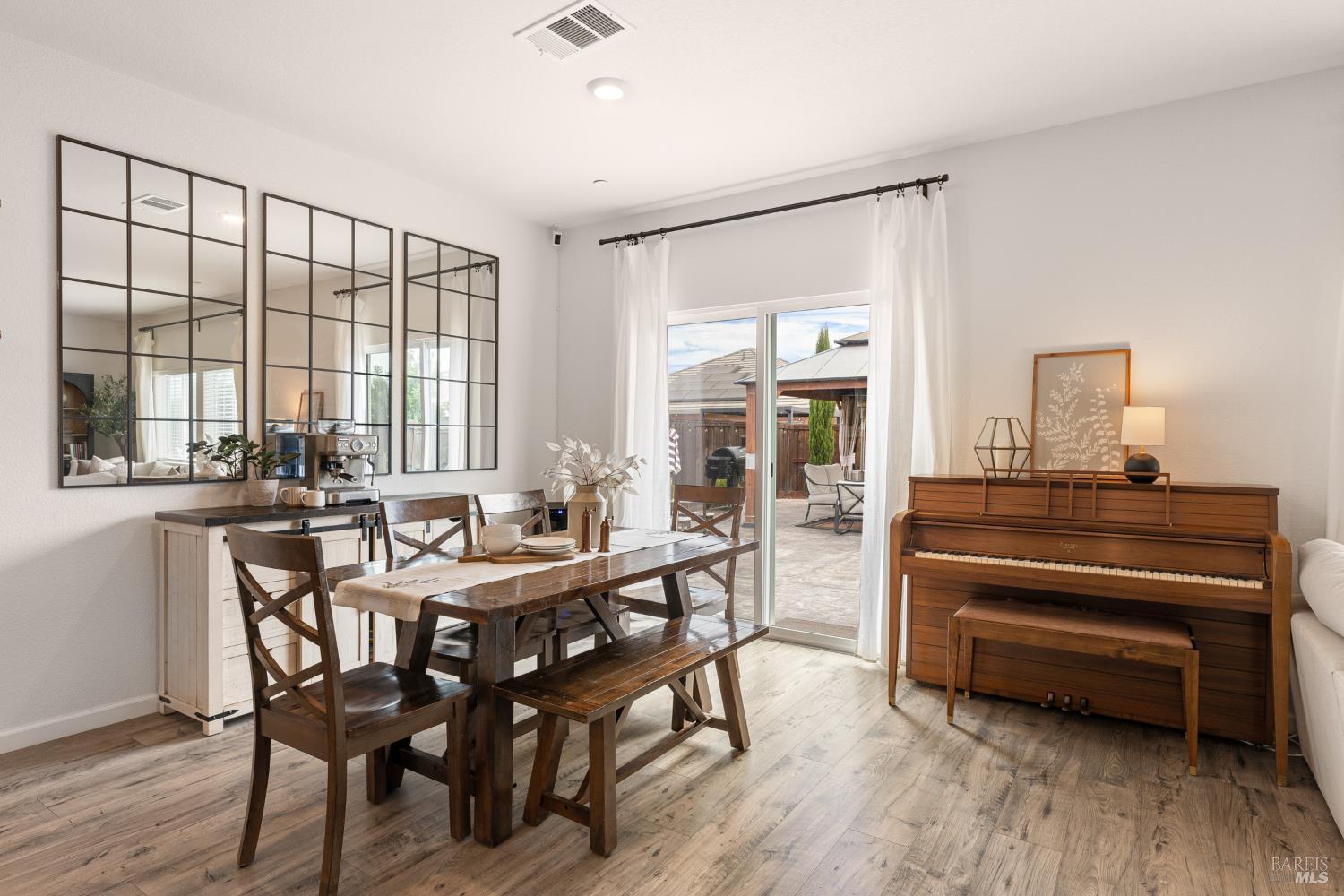 625 Honey Bee Road Dixon CA 95620