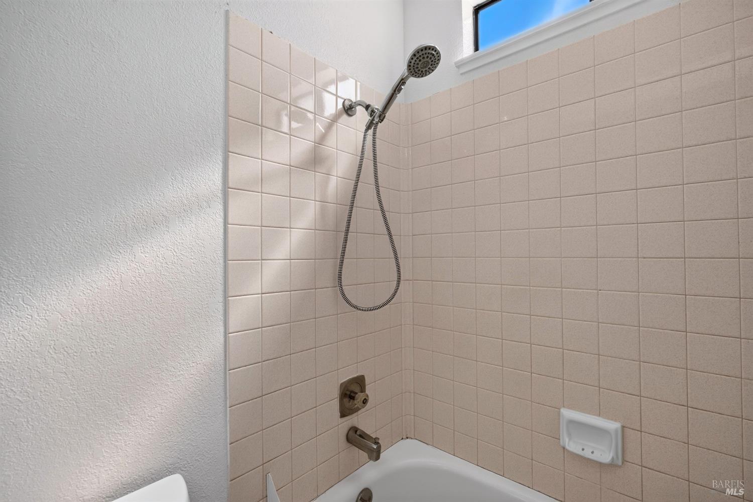 243 Theresa Court Healdsburg CA 95448