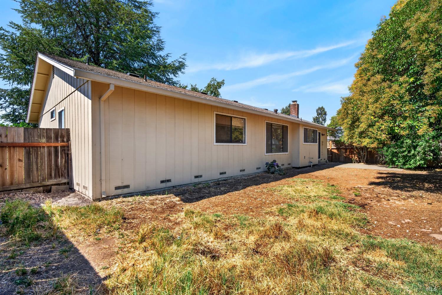243 Theresa Court Healdsburg CA 95448