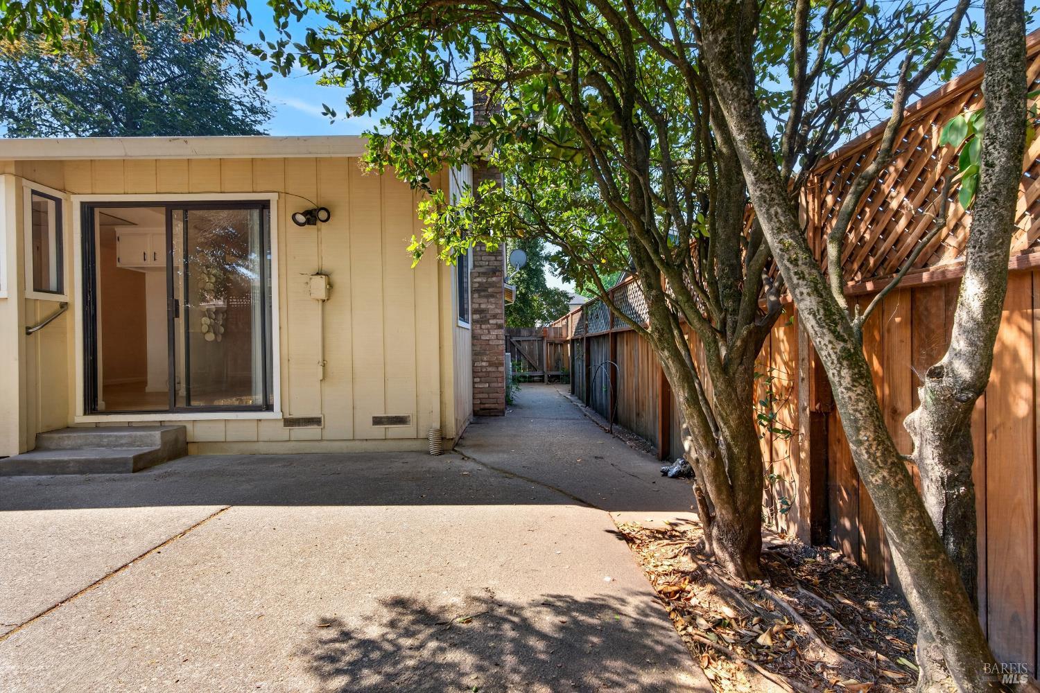 243 Theresa Court Healdsburg CA 95448