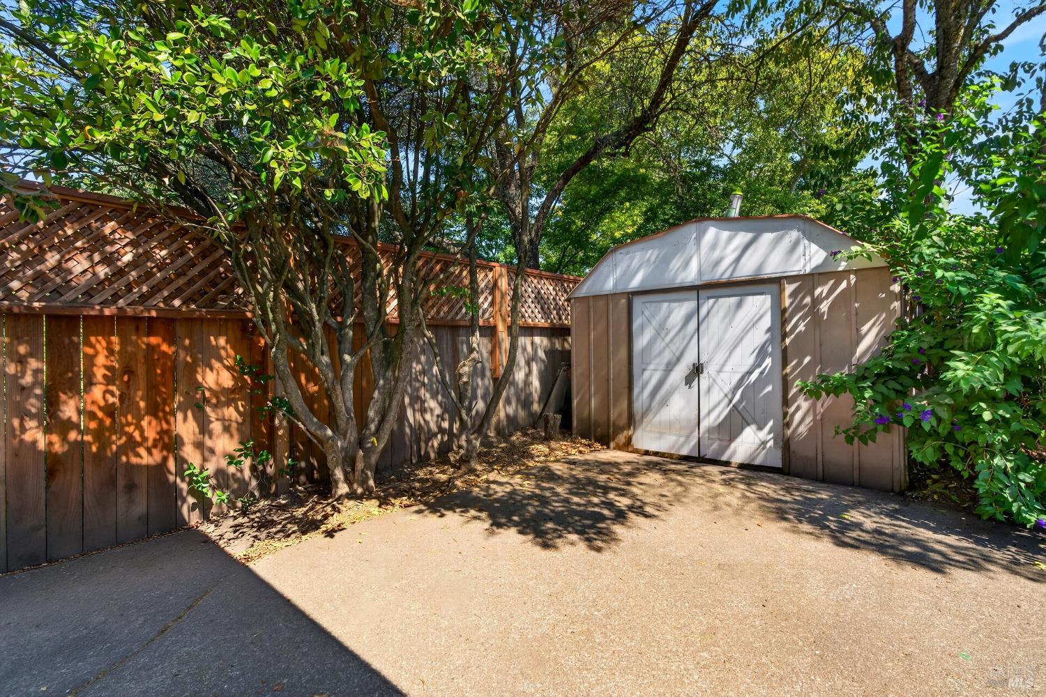 243 Theresa Court Healdsburg CA 95448