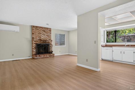 243 Theresa Court Healdsburg CA 95448