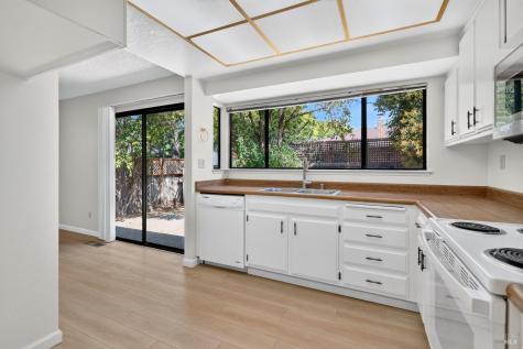 243 Theresa Court Healdsburg CA 95448
