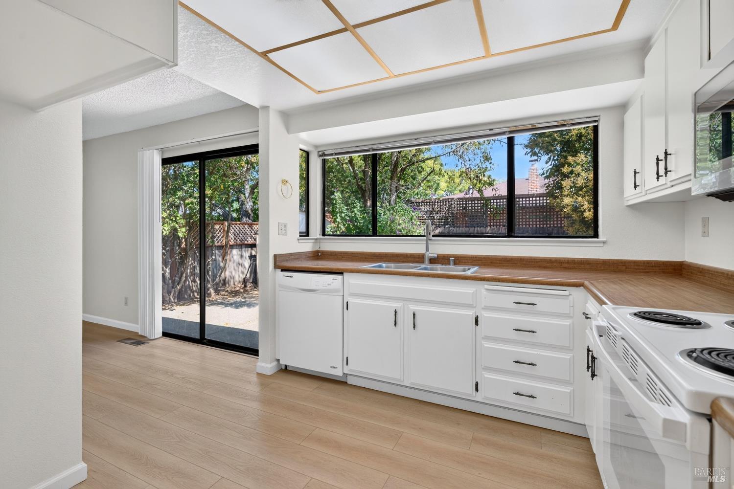 243 Theresa Court Healdsburg CA 95448