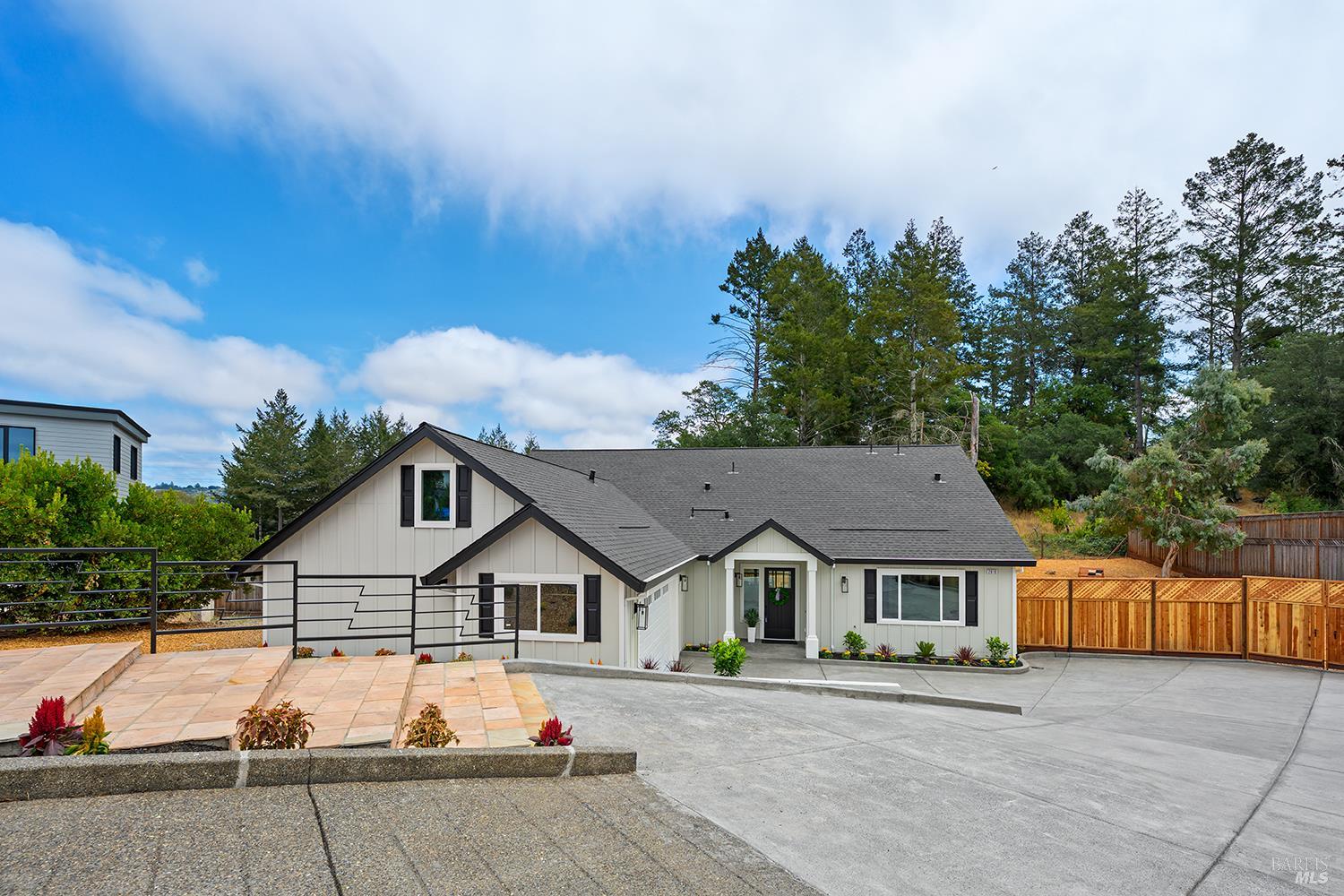 Santa Rosa CA, 2016 Eagle Court