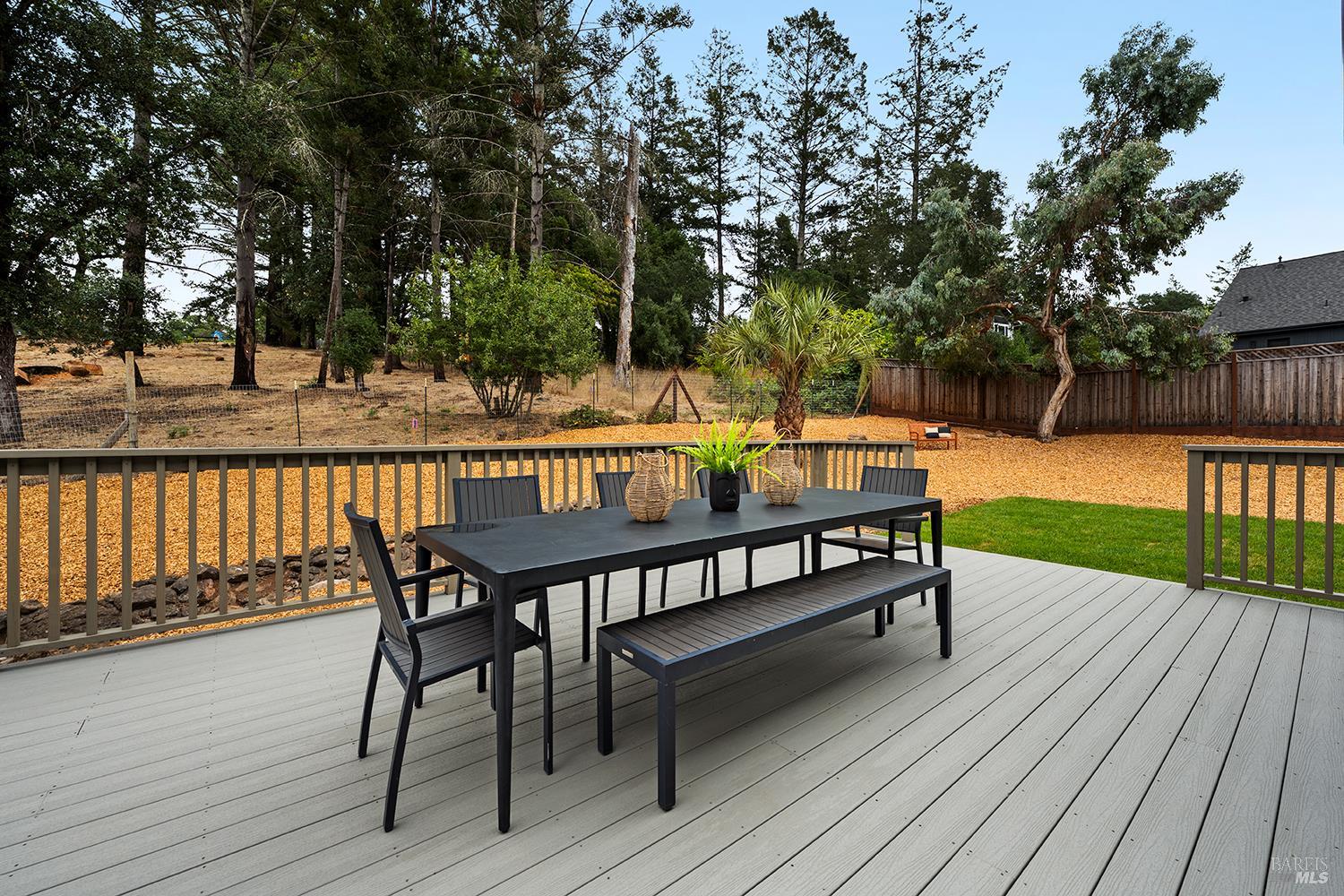 2016 Eagle Court Santa Rosa CA 95403