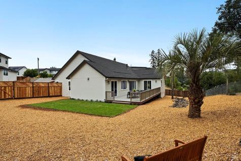 2016 Eagle Court Santa Rosa CA 95403