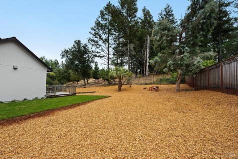 2016 Eagle Court Santa Rosa CA 95403