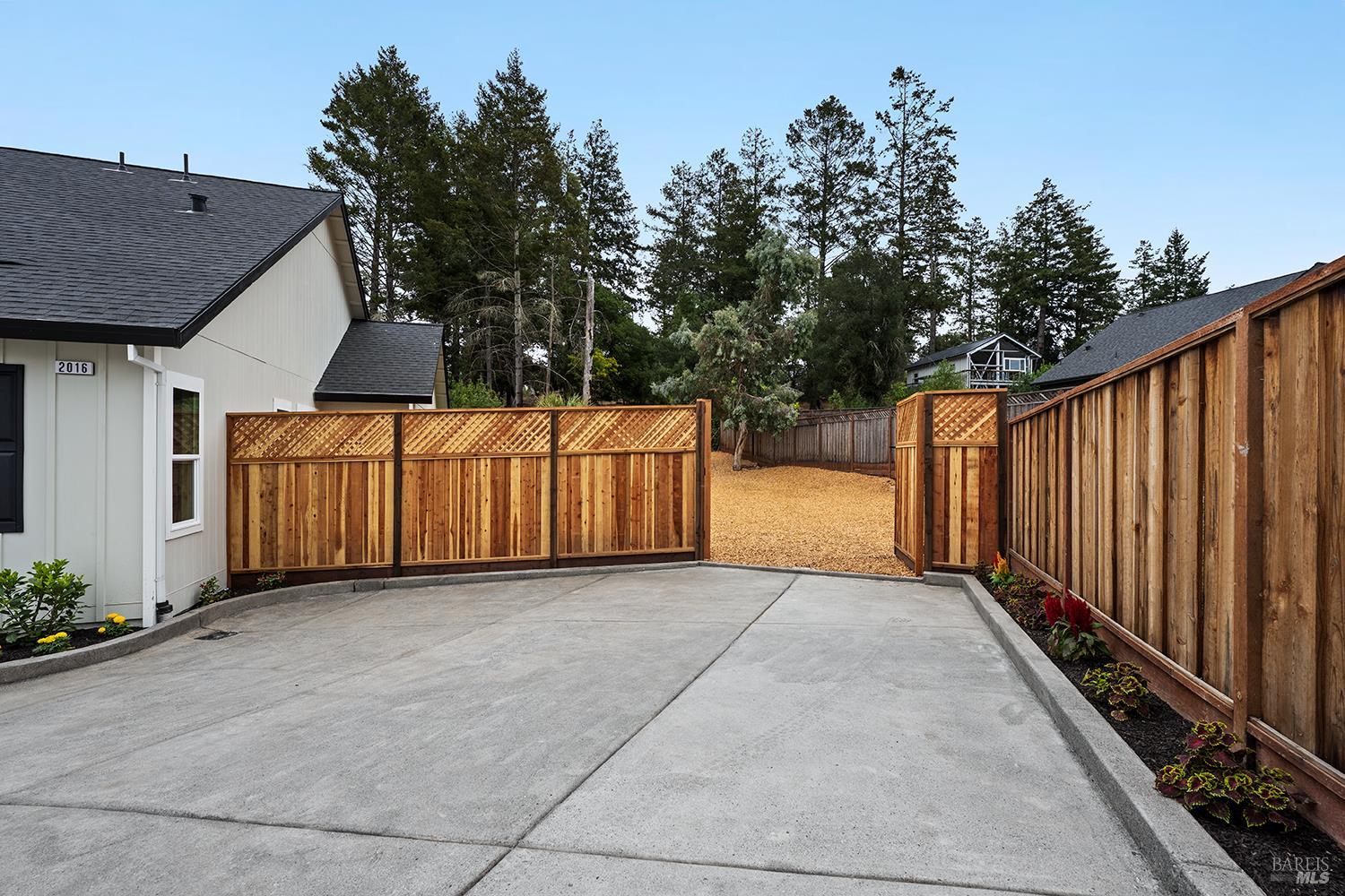 2016 Eagle Court Santa Rosa CA 95403