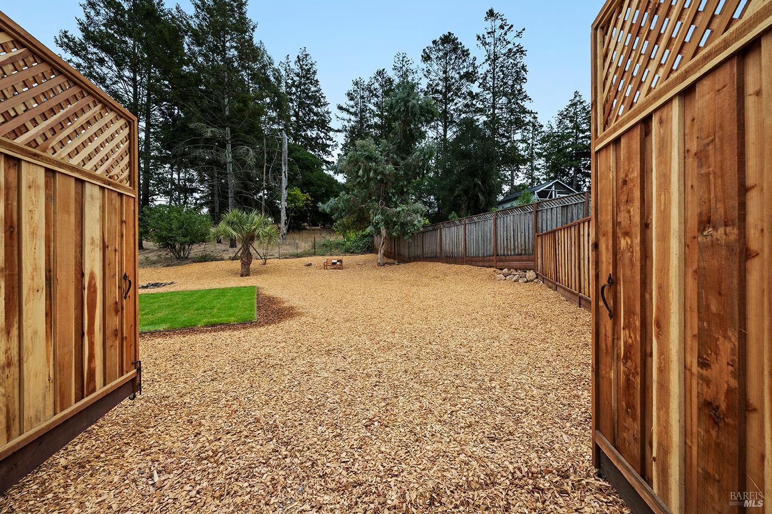 2016 Eagle Court Santa Rosa CA 95403