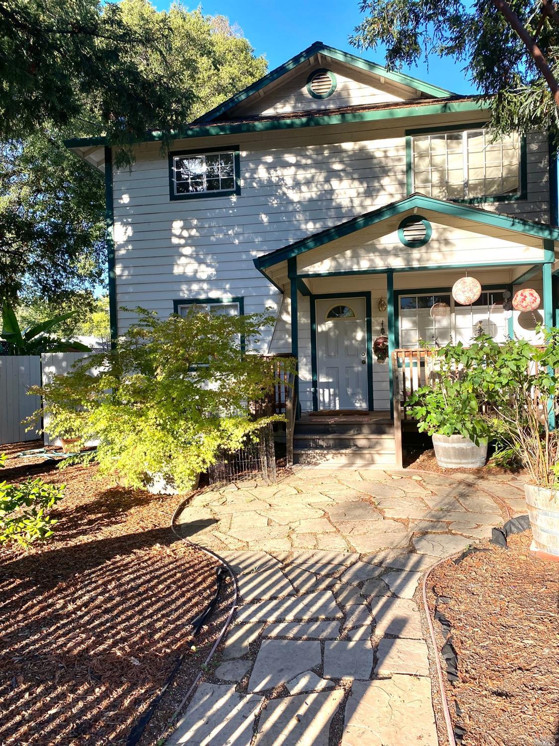 540-542 N Cloverdale Boulevard Cloverdale CA 95425