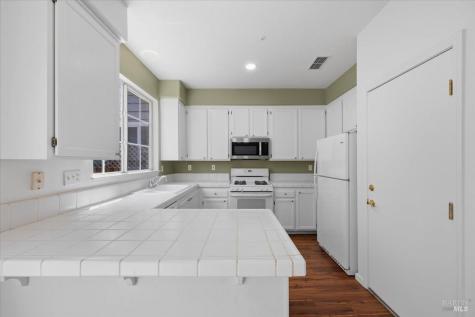 1028 Addison Circle Petaluma CA 94952
