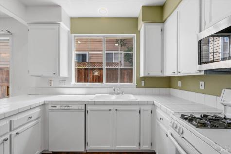 1028 Addison Circle Petaluma CA 94952