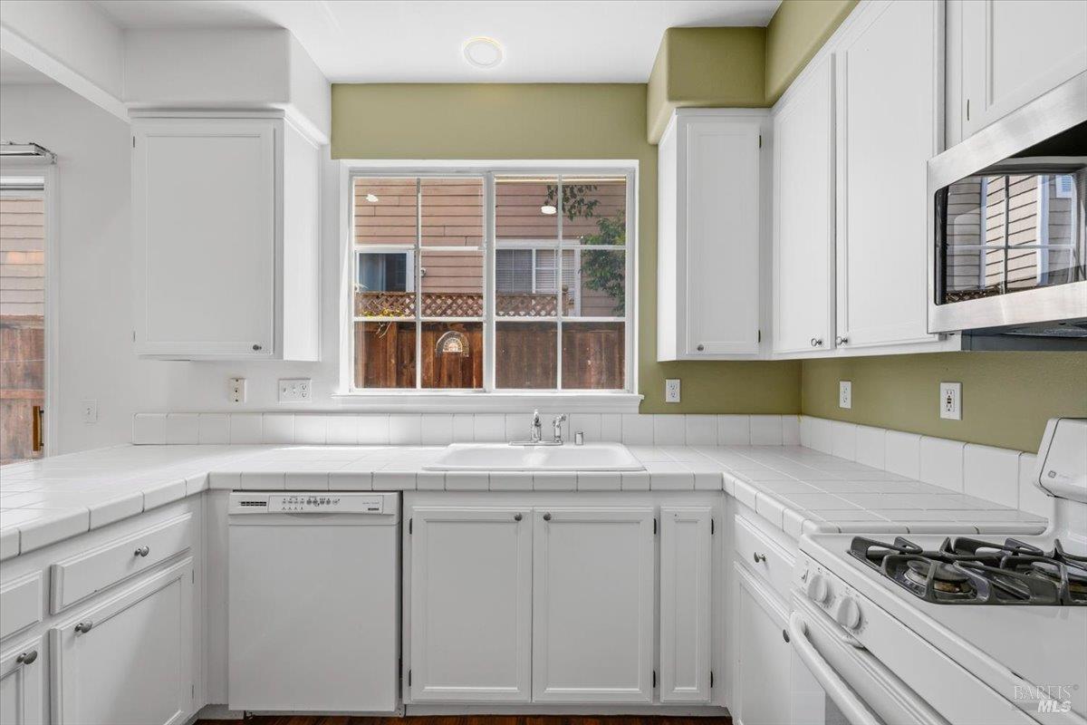 1028 Addison Circle Petaluma CA 94952