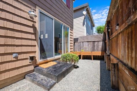 1028 Addison Circle Petaluma CA 94952