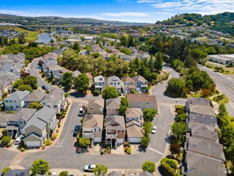 1028 Addison Circle Petaluma CA 94952
