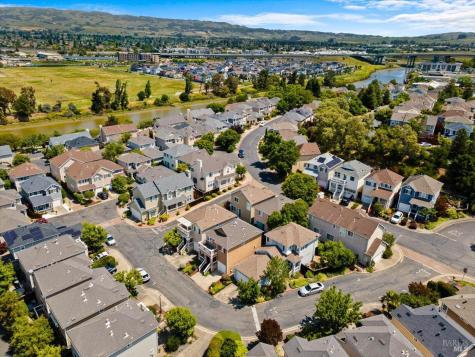 1028 Addison Circle Petaluma CA 94952