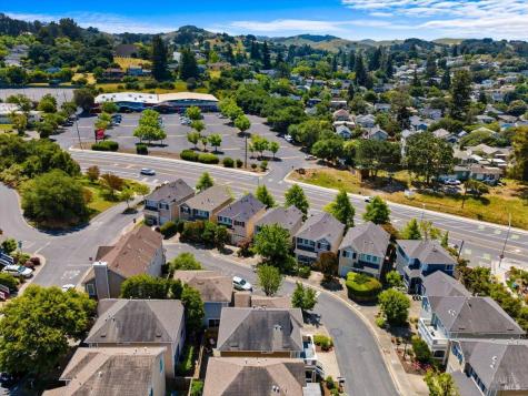 1028 Addison Circle Petaluma CA 94952