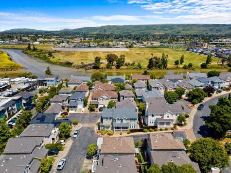 1028 Addison Circle Petaluma CA 94952